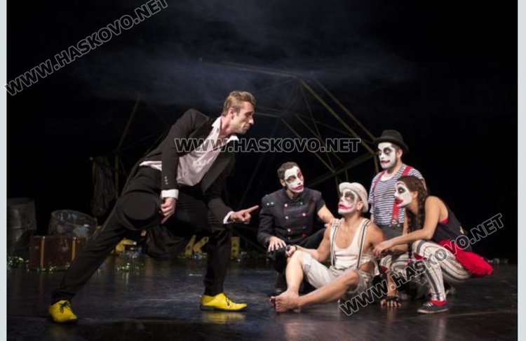 „Оркестър Титаник“ в Хасково -спектакъл за надеждата в режисьорския дебют на Дамян Тенев