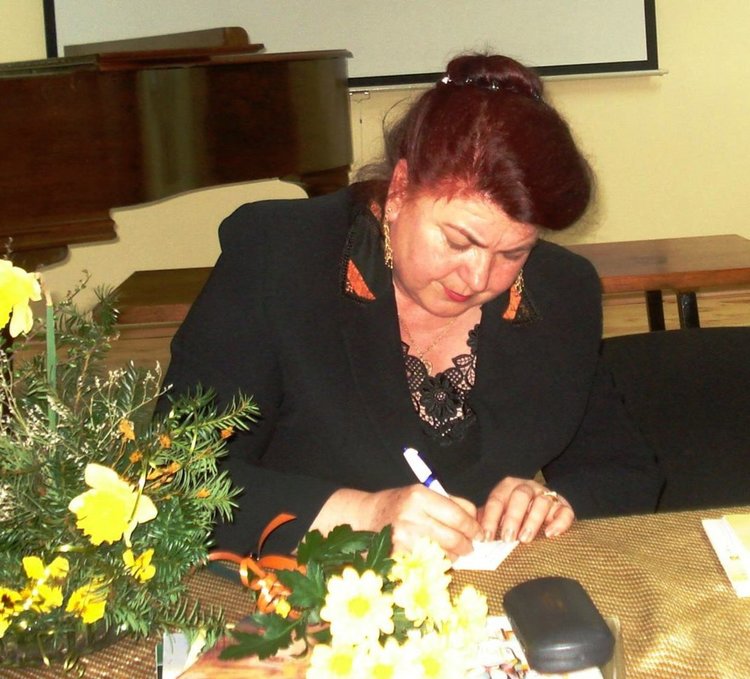 Генка Богданова ще гостува днес в КДК-Димитровград, снимка -личен архив