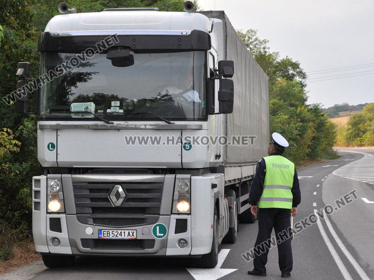 Отклоняват тировете край Хасково на 5-ти километър