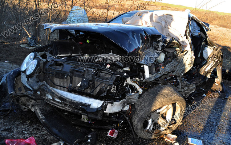 Двама ранени при две катастрофи 