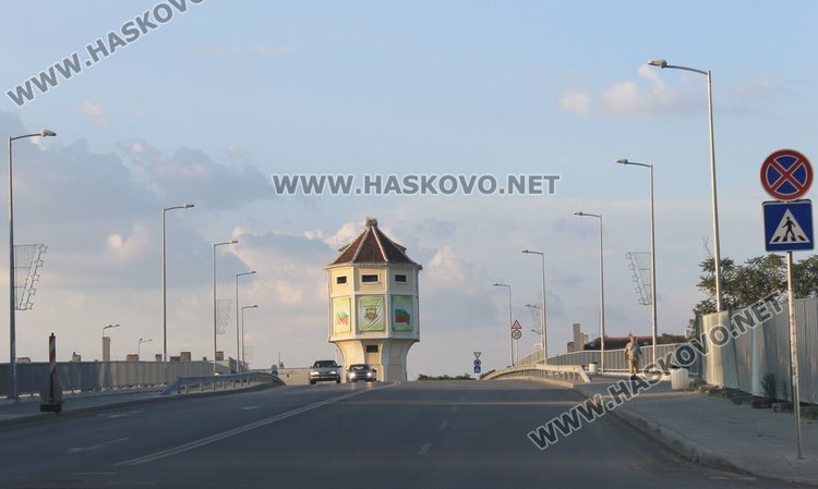 С ново LED осветление е ремонтирания участък на бул."Трети март"