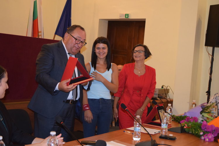 Общественият посредник Расим Муса връчи наградите „За гражданска доблест”