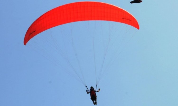 Десетки делтапланери в небето – незаконни!