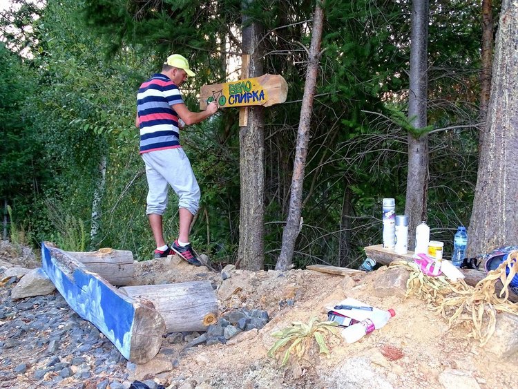 Ардински планински велосипедисти с грижи към туристическите дестинации