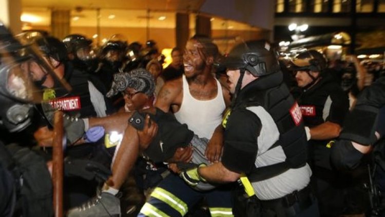 Мъж е загинал при протест в Шарлът