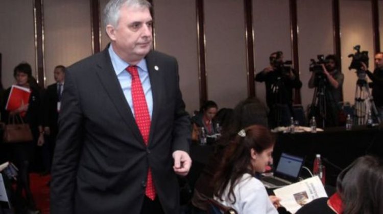 Коалицията зад Калфин се регистрира за референдума на Слави