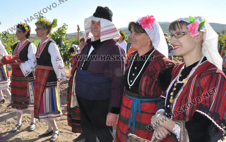Славяни започнаха гроздобера край Сусам с тракийски ритуал, гроздето поскъпва