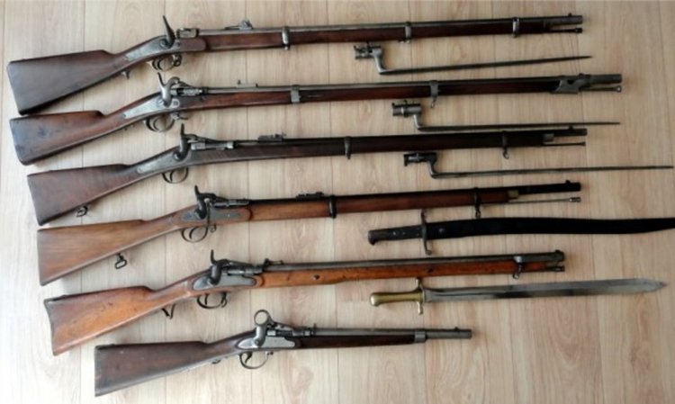 Пенсионери продават ценни пушки за 50 лева, плащат си тока