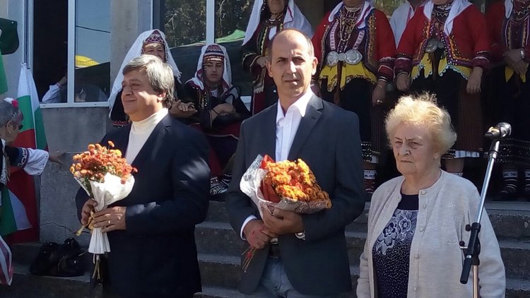 Стотици се стекоха на тракийския събор в село Аврен