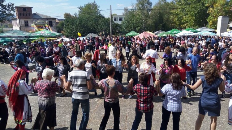 Стотици се стекоха на тракийския събор в село Аврен