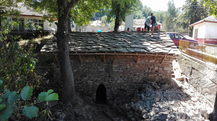Възстановяват старата воденица в село Шумнатица (видео)
