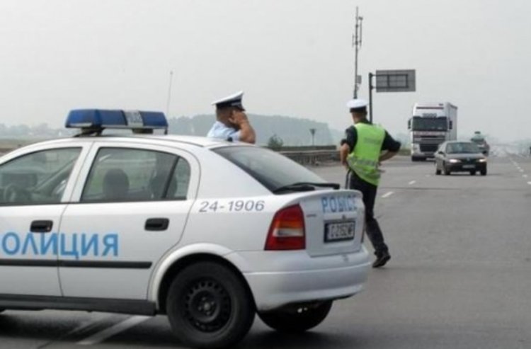 Спират камионите по магистралата от 14 до 20 часа днес