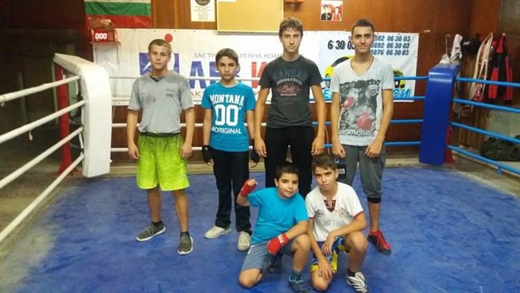 Боксов клуб "Спартак" с отлично представяне в приятелски турнир в Гълъбово