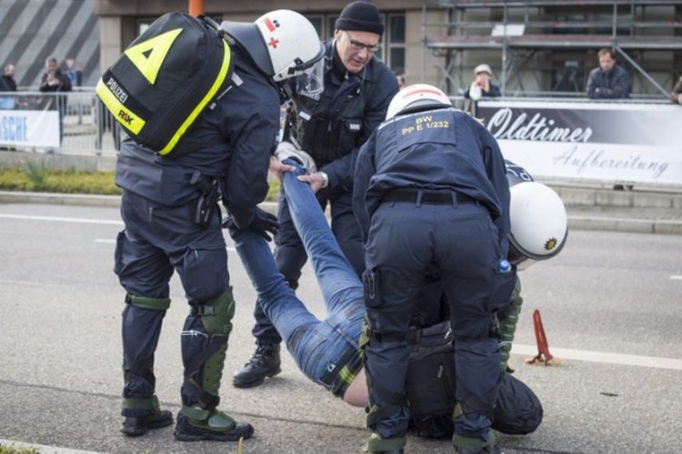 Расте насилието срещу чужденци в Германия и в Австрия