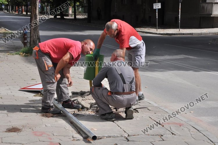 Регулират трафика на кръстовището на бул."Трети март" заради ремонт на светофарите