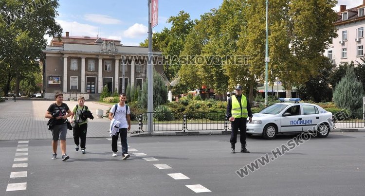 Регулират трафика на кръстовището на бул."Трети март" заради ремонт на светофарите