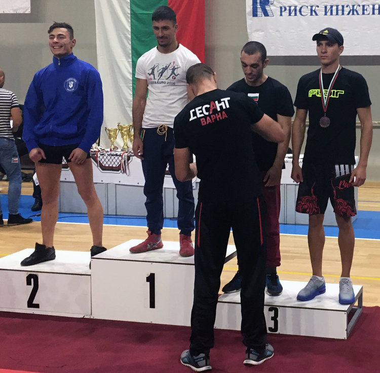 Четири медала за хасковските ММА бойци на Републиканското в София