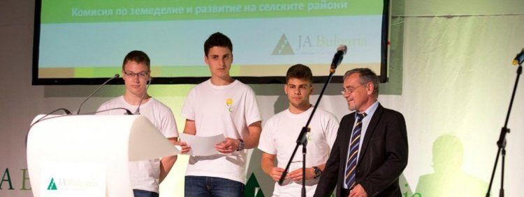 Стартира проект за обучение на ученици как да правят собствен бизнес