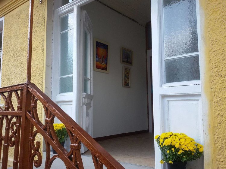 Тоска Запрянова открива първата частна галерия в Първомай