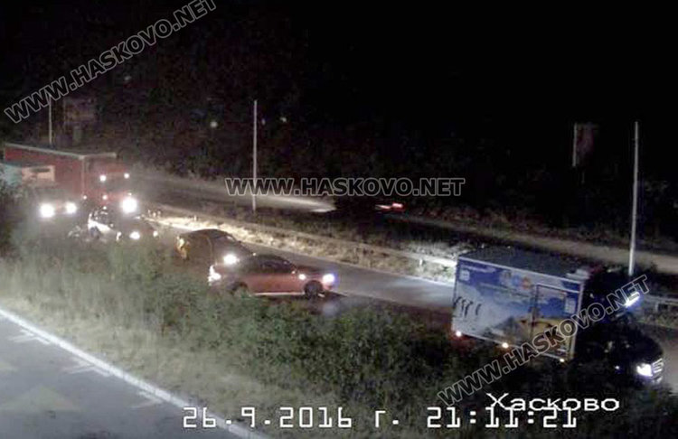35-годишен обърна Ауди на изхода на Хасково, жена и дете ранени