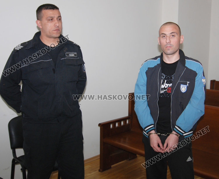 Килърът в Хасковския съд през 2010-а, когато получава доживотната си присъда