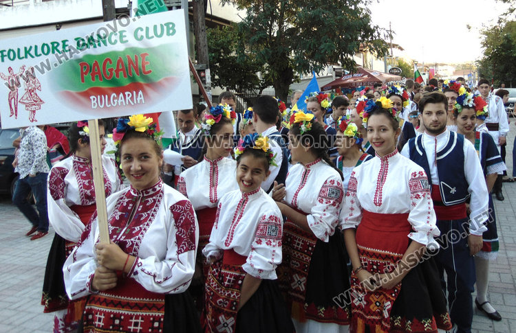 8000 души от 5 до 105 години аплодират „Китна Тракия“ в Халкидики