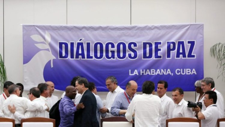 В Колумбия властта и ФАРК подписаха мирното споразумение