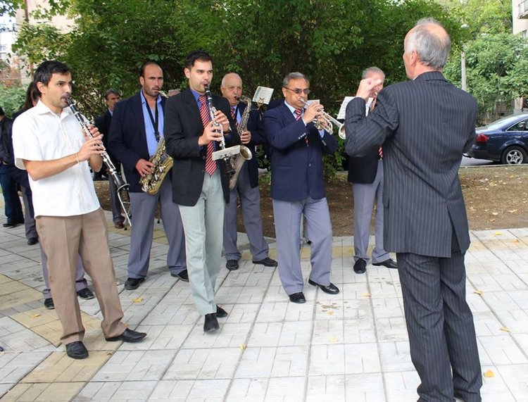  Юбилеен концерт по повод 65-години от създаването на Забавно-духовия оркестър е акцент в Есенните музикални дни