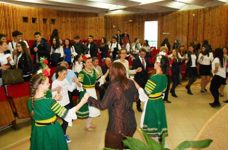 Връчиха Немски дипломи на 21 ученици от ГПЧЕ "Иван Вазов" в Смолян