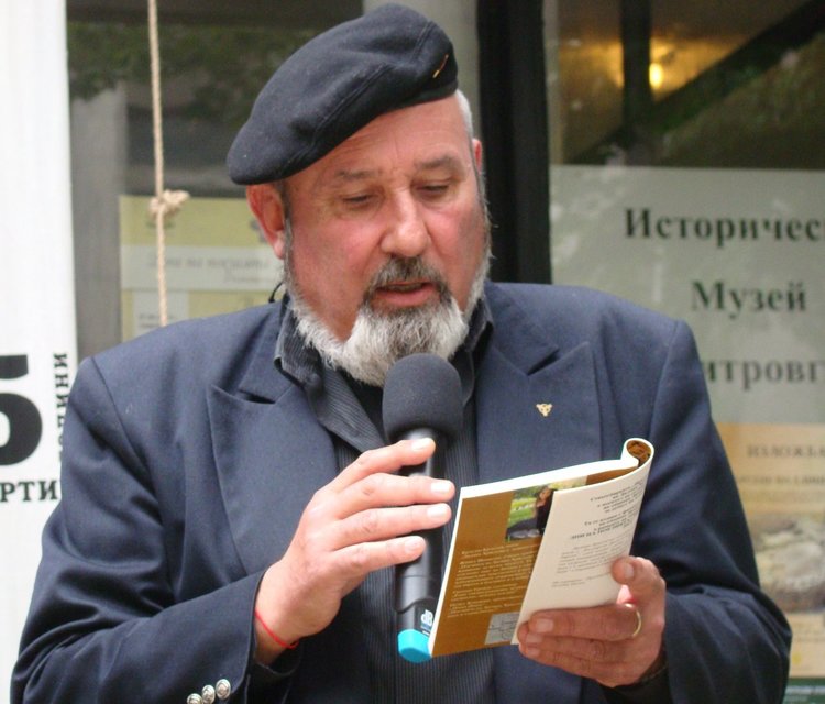 Със "Златен медал на френския ренесанс" бе отличен временният директор на Градска библиотека "П.Пенев" и поет  Петко Каневски