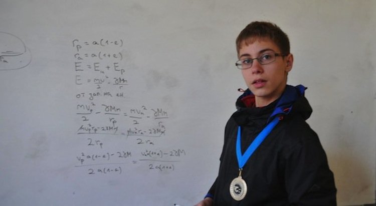 15-годишният бургаски ученик Стефан Иванов завоюва златен медал от Международна олимпиада по астрономия, снимка:Булфото  