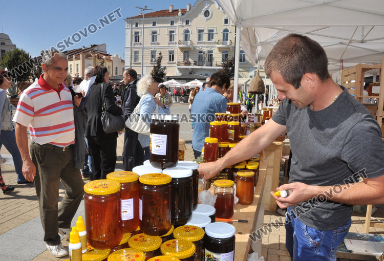 Българите все по-често слагат българското на трапезата