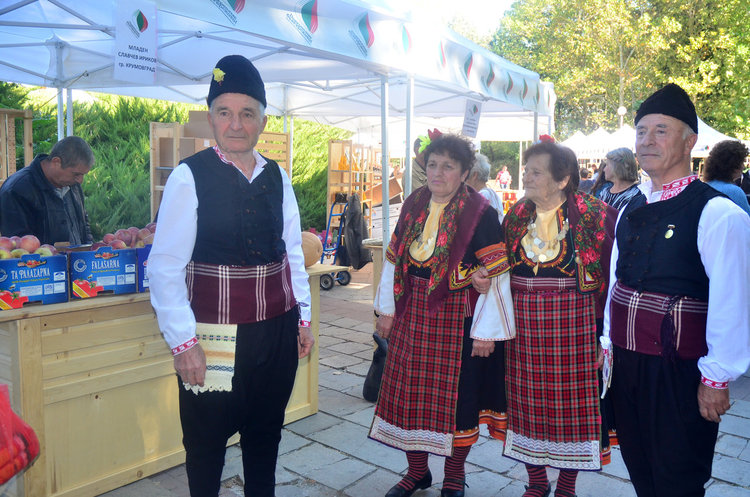 Зам.-министър Свилен Костов откри изложението „Подкрепяме българското“ в Кърджали