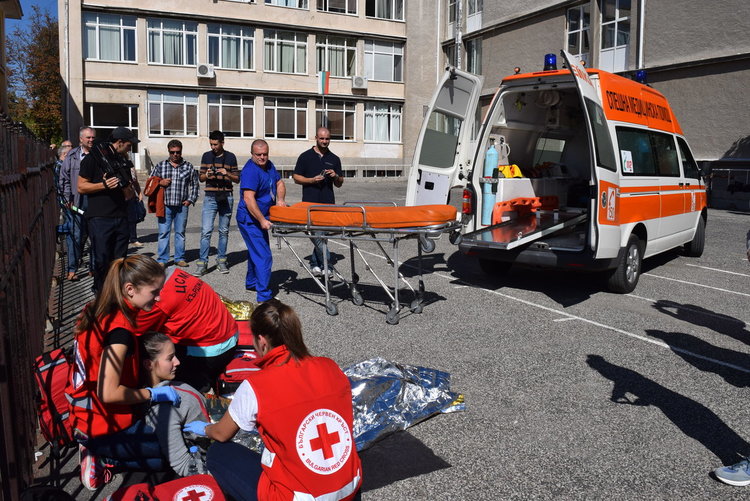 Линейката пристига навреме