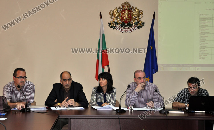 Наемат 102-ма души по програма за близо 240 000 лева