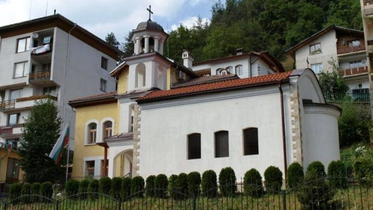 С литургия параклисът "Покров Богородичен" отбелязва храмов празник на 1 октомври