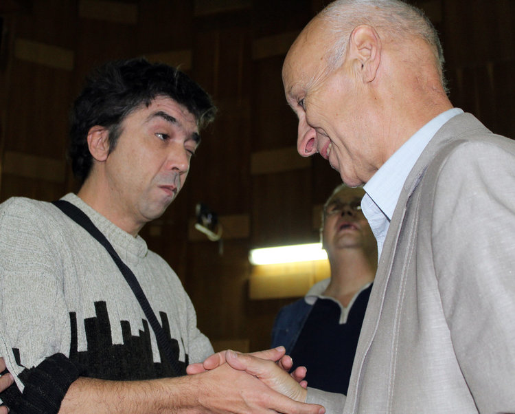 Кметът към слепите: Вие виждате със сърцата си  