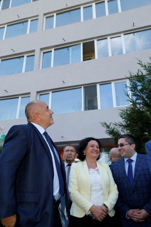 Борисов: До края на годината около 1 млрд. лева ще бъдат вложени в саниране  