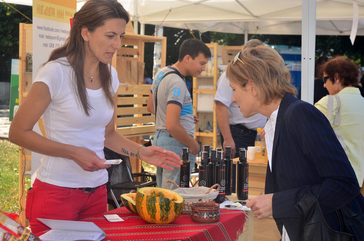 Зам.-министър Свилен Костов откри изложението „Подкрепяме българското“ в Кърджали