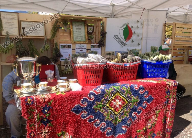 26 родопски земеделски производители изложиха продукцията си в "Подкрепяме българското", дали ще стигне до големите вериги? 