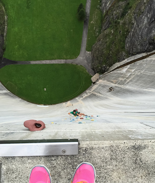 Най-високата изкуствена стена за катерене в света (видео)