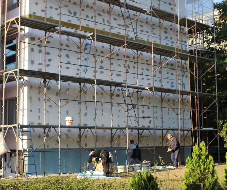 За 21 блока има сключени договори за извършване на строителни дейности