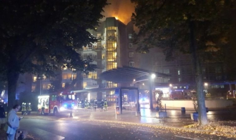 Голям пожар в болница в Бохум. Има жертви (видео)