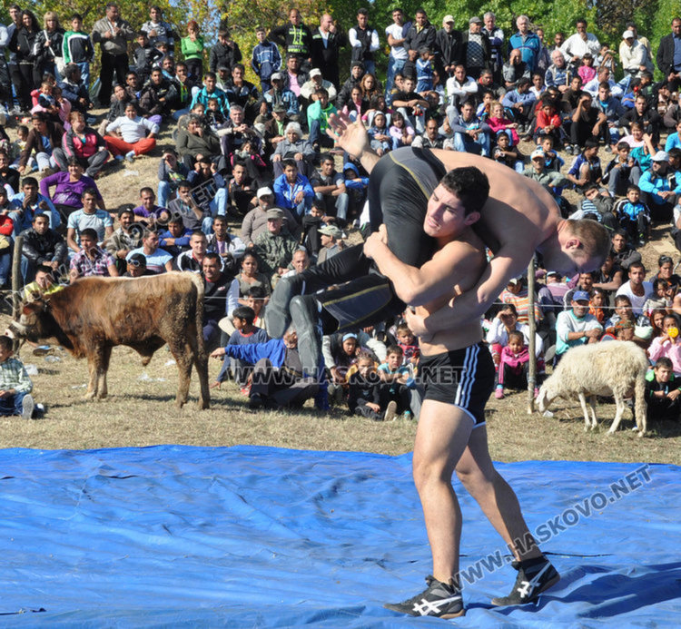 Медали от САЩ за шампионите в борческия турнир „6-те великденски ангела“