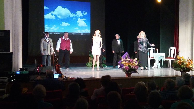 Цвета Караянчева подари празничен концерт за Деня на възрастните хора