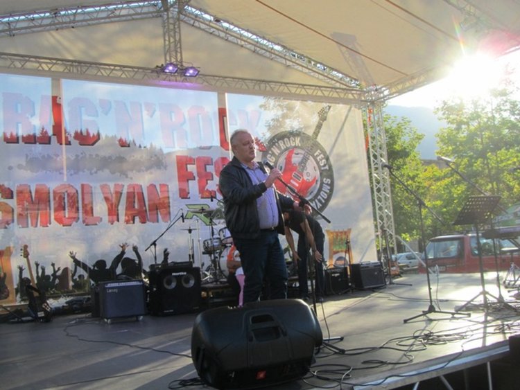 Зрелищното  автомобилно шоу Smolyan Race 2016 се превърна в празник за Смолян