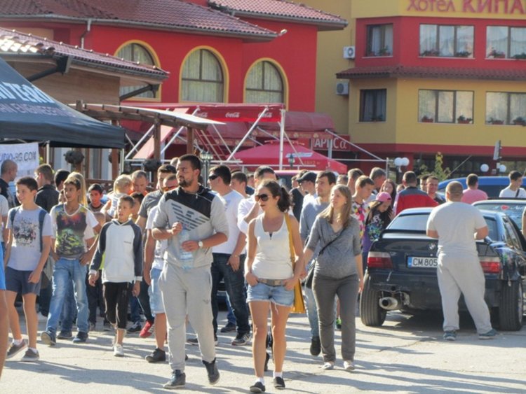 Зрелищното  автомобилно шоу Smolyan Race 2016 се превърна в празник за Смолян