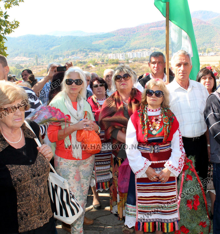 Венци и цветя за 103 г. от разорението на тракийските българи