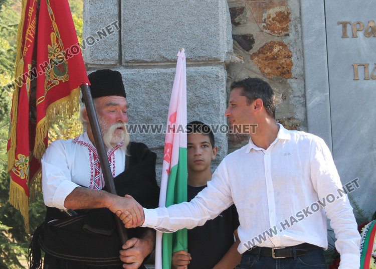 Венци и цветя за 103 г. от разорението на тракийските българи