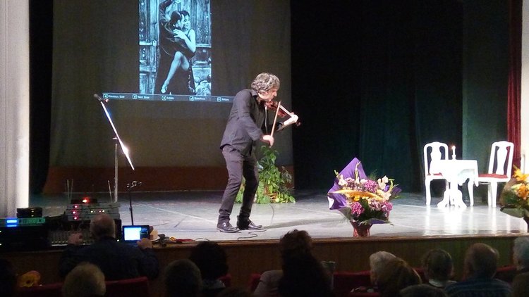 Цвета Караянчева подари празничен концерт за Деня на възрастните хора